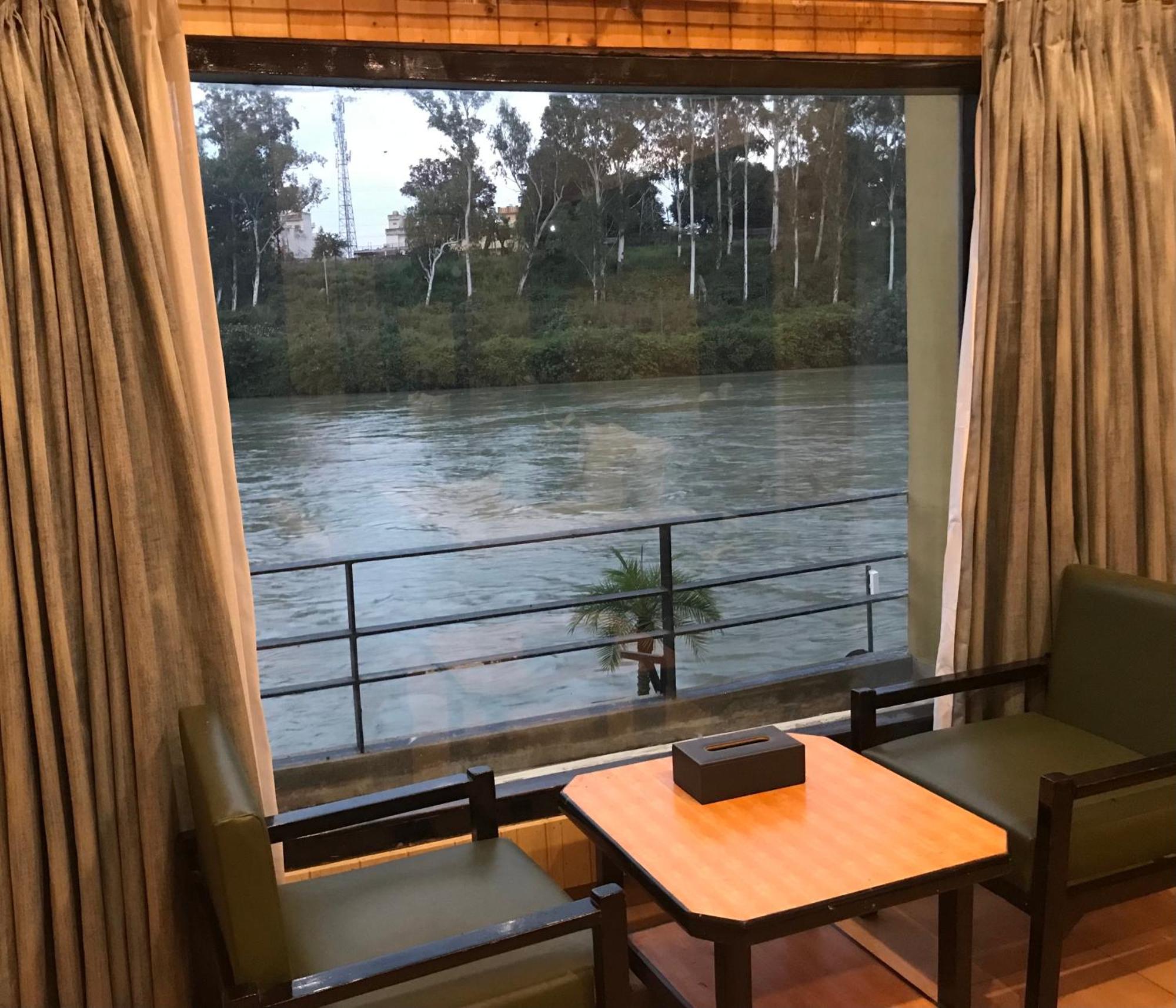 Comfort Inn Coral River Resort Pathānkot 외부 사진